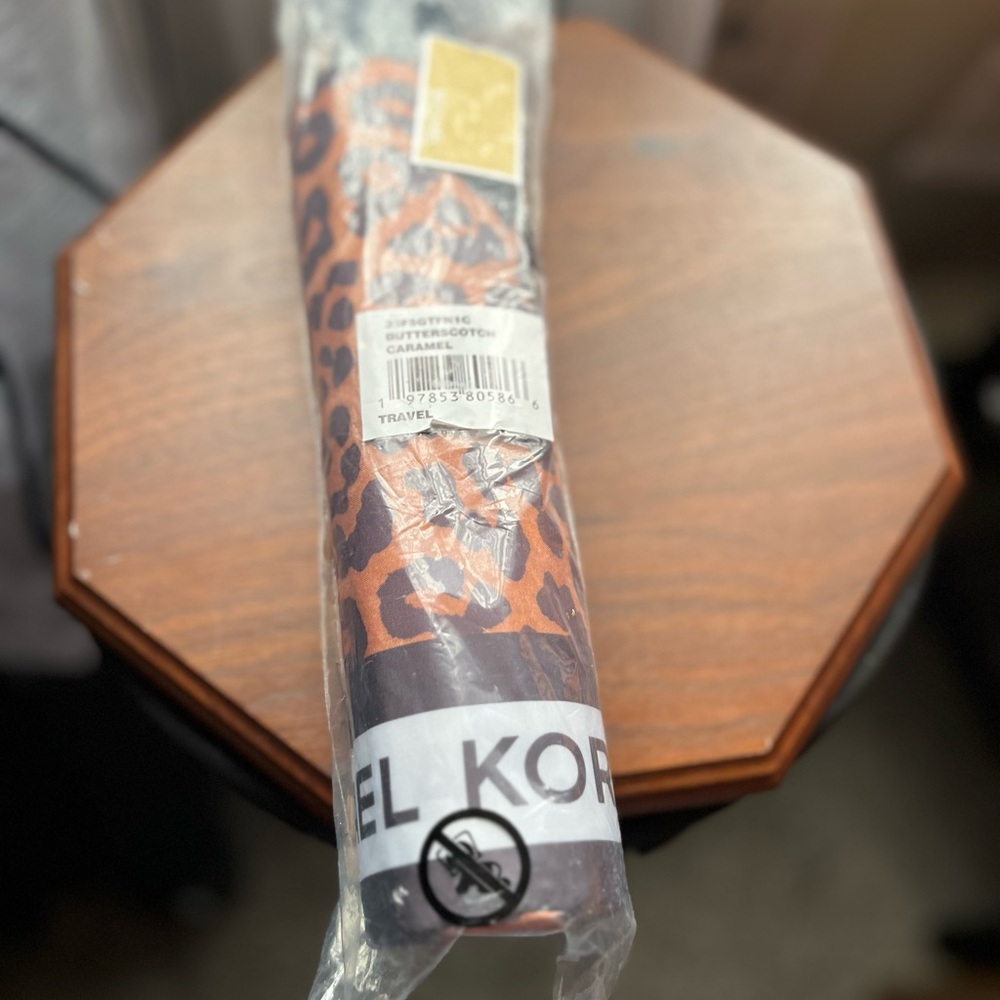 Michael Kors leopard print umbrella - Picture 2 of 2